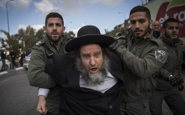 Ekstrimis Yahudi Haredim Serbu Markas IDF