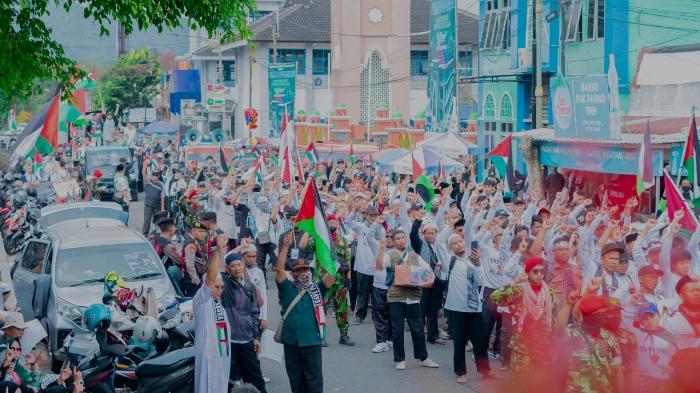 Umat Islam Banjarnegara Lakukan Aksi Long March Bela Palestina