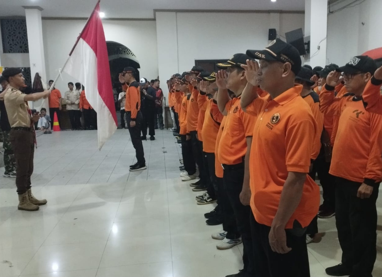 Latihan Fisik, Puluhan Relawan UAR Longmarch Bekasi ke Cileungsi