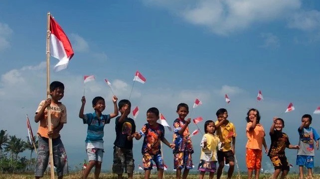 Hari Anak Nasional dan Peran Orangtua Mengawal Putra-putrinya Bermedia Sosial