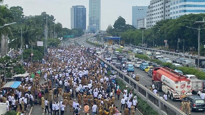 Aksi Demo di Depan Gedung DPR RI, Pengguna Jalan Diminta Hindari Potensi Kemacetan