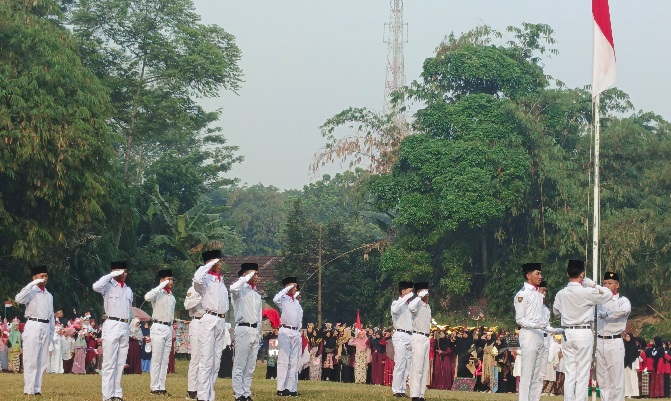 Upacara Bendera di Ponpes Al-Fatah Cileungsi Gunakan Pengantar Bahasa Arab