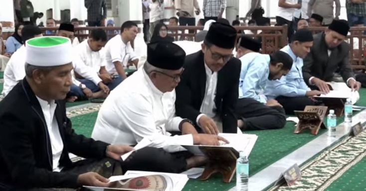 Dua Calon Gubernur Aceh Ikuti Tes Baca Al-Quran