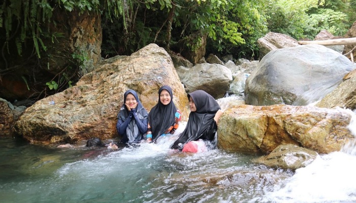 Temukan Keindahan Tersembunyi di Nagan Raya: Sungai Alue Gantung