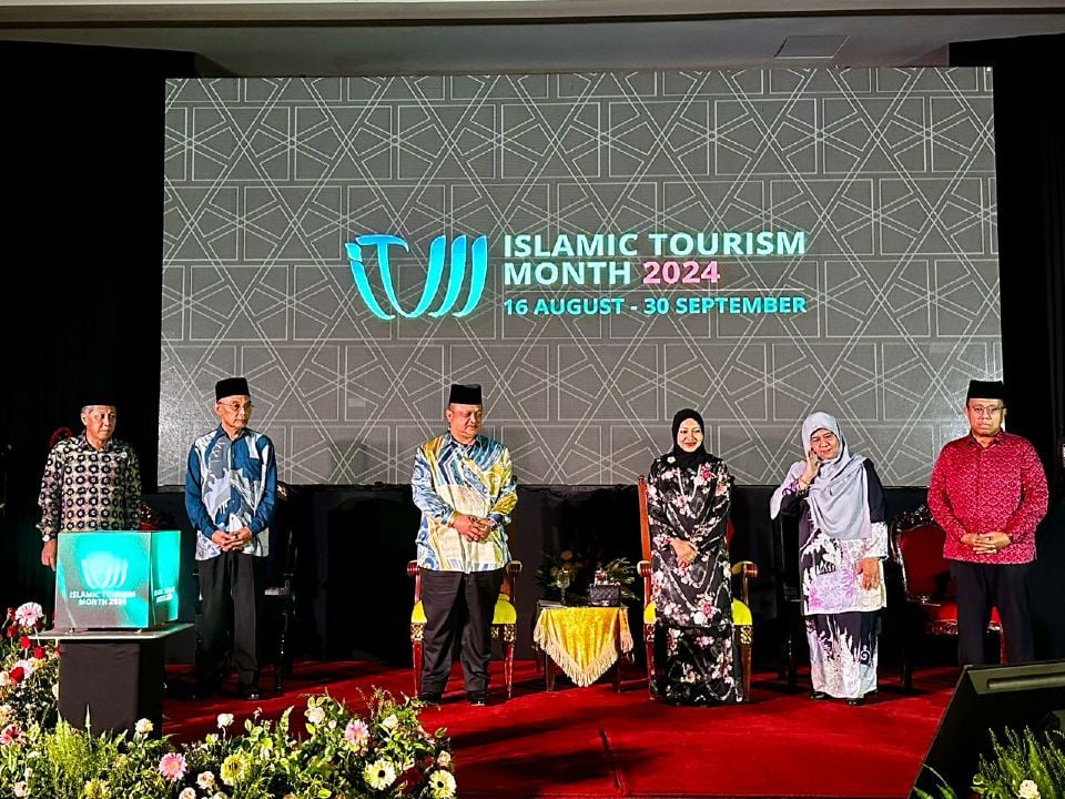 Tingkatkan Geliat Pariwisata, Malaysia Buat Program “Bulan Wisata Syariah”